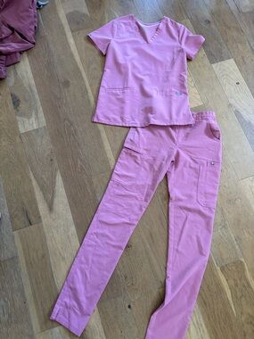 Figs Women's Medical Scrub set Bubblegum Pink XXS